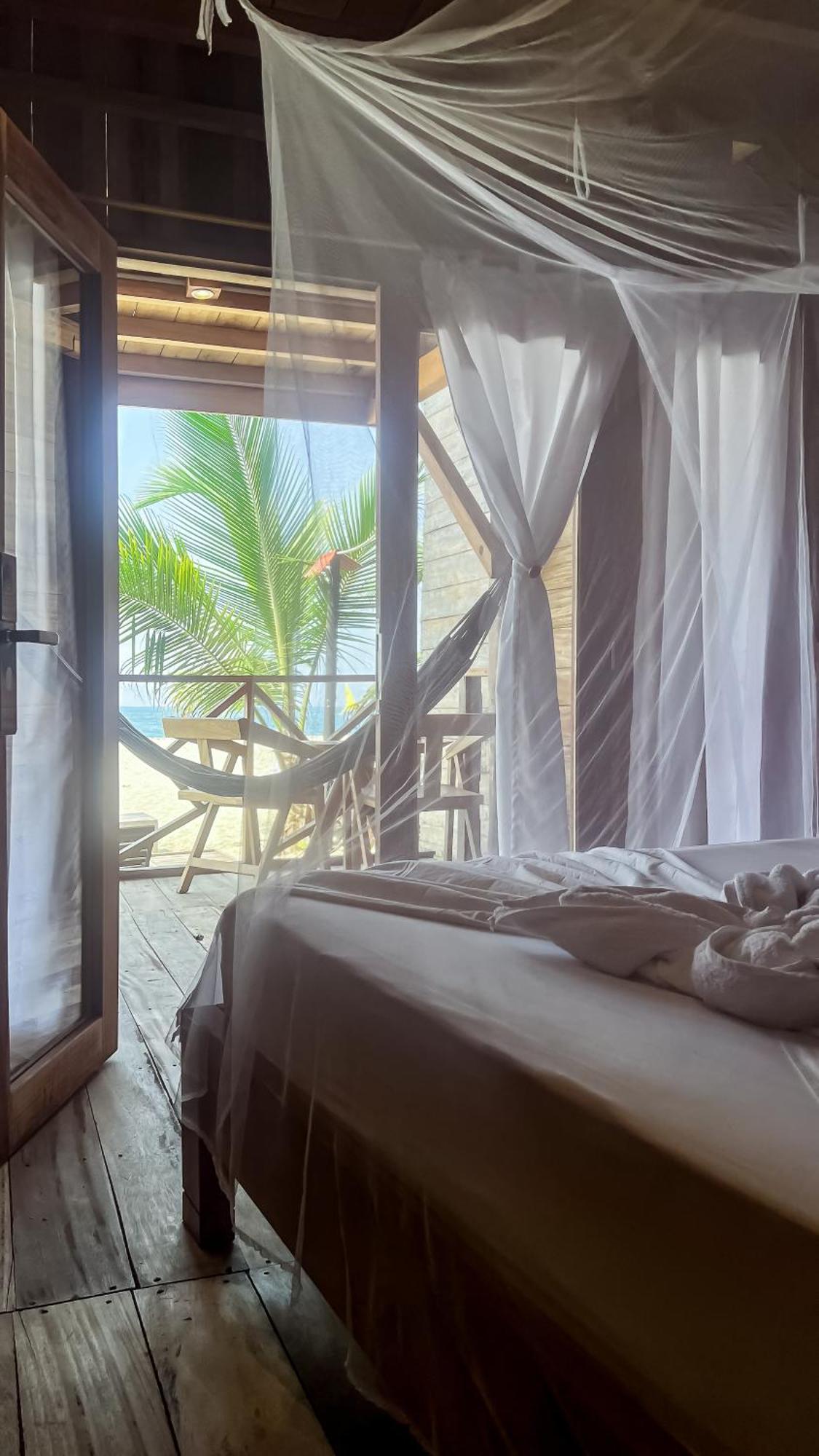 Hostal Mocambo Beach Guachaca Exterior photo